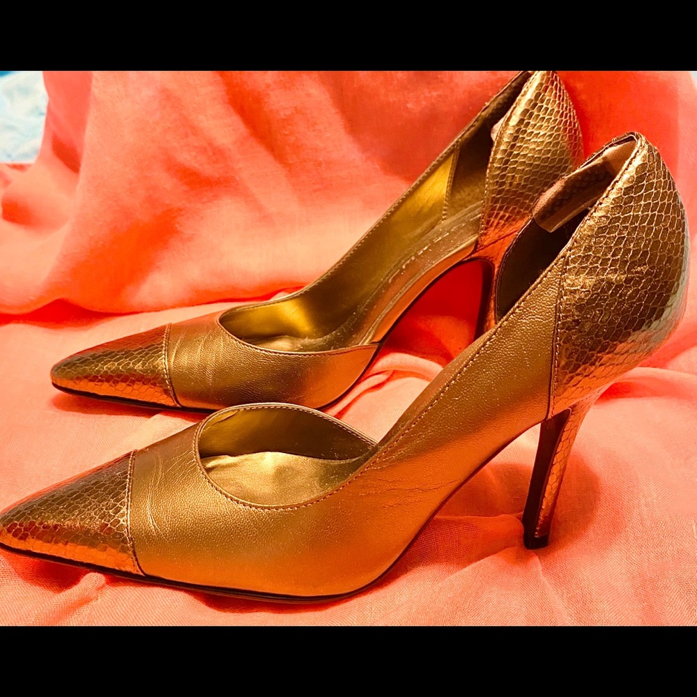 Bronze gold pumps size 6 never worn